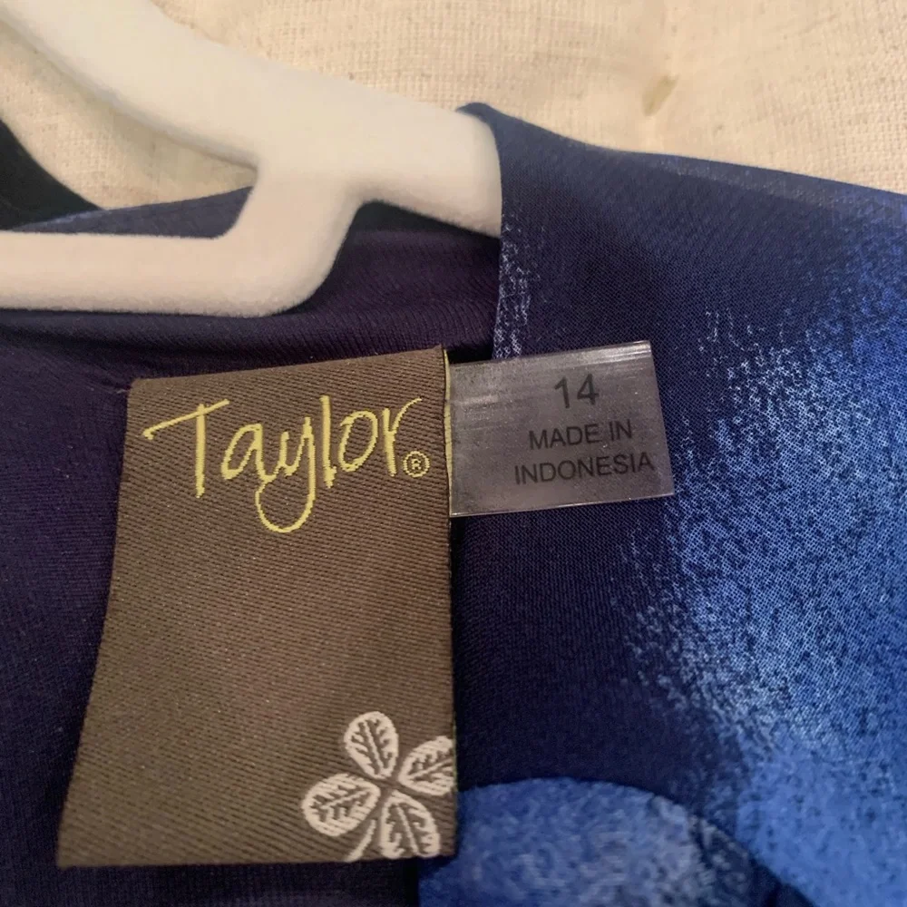 Taylor Blue Patterned Long Sleeve Dress - Picture 3 of 7